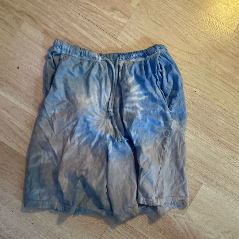 Tye die shorts